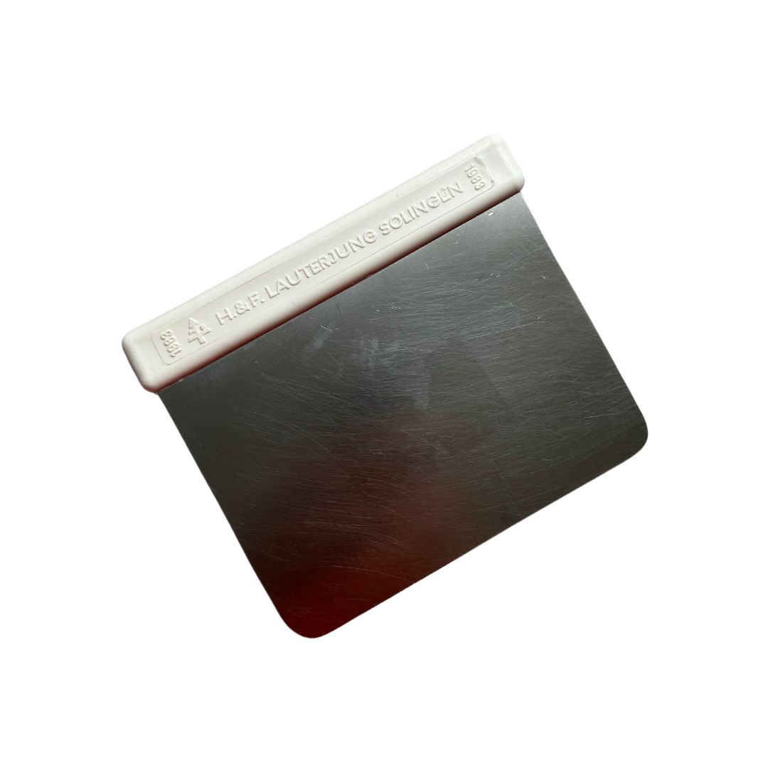 47 Coupe-pâte en inox – Image 1